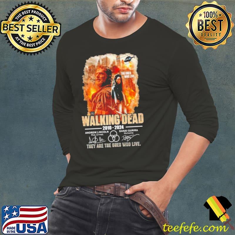 Top the Ones Who Live The Walking Dead 2010-2024 They Are The Ones Who Live Signatures Shirt Long Sleeve Tee Top the Ones Who Live The Walking Dead 2010-2024 They Are The Ones Who Live Signatures Shirt Long Sleeve Tee