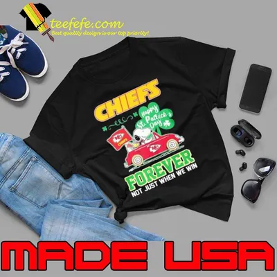 Snoopy and Woodstock driving car Chiefs Happy St Patrick’s Day forever shirt