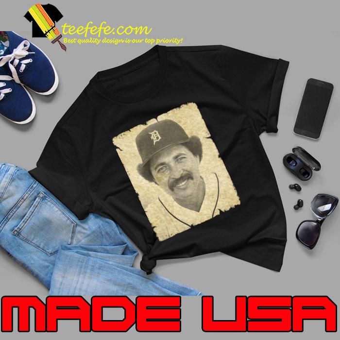 Willie Hernandez Puerto Rican baseball relief pitcher Wins The AL MVP Award 1984 T-Shirt Unisex Willie Hernandez Puerto Rican baseball relief pitcher Wins The AL MVP Award 1984 T-Shirt Unisex