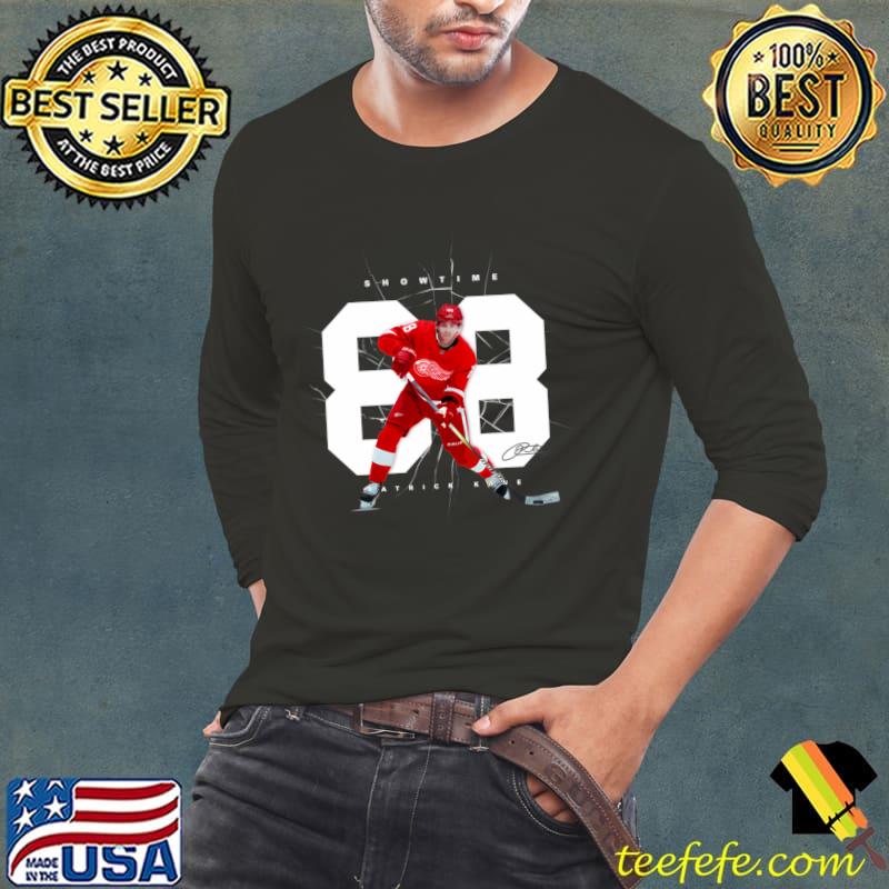 Patrick Kane ShowtimeAmerican professional ice hockey right winger T-Shirt