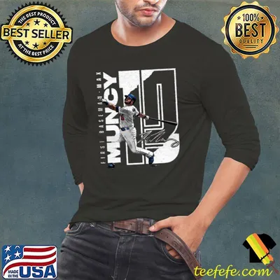 American professional baseball third baseman max muncy offset T-Shirt