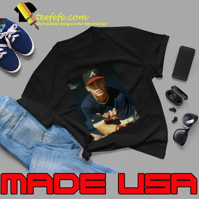 Chipper Jones in Atlanta Braves T-Shirt