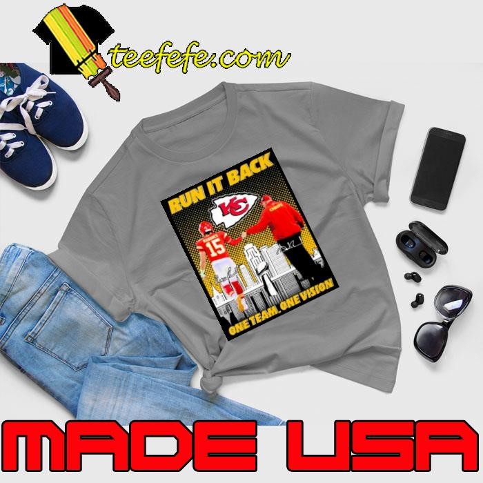 Kansas City Chiefs Mahomes and Andy Reid Run it back one team one vision signatures shirt