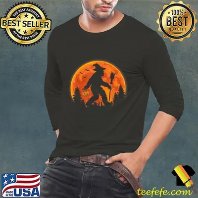 Bigfoot Pumpkin Halloween Costume Sasquatch Blood Moon T-Shirt