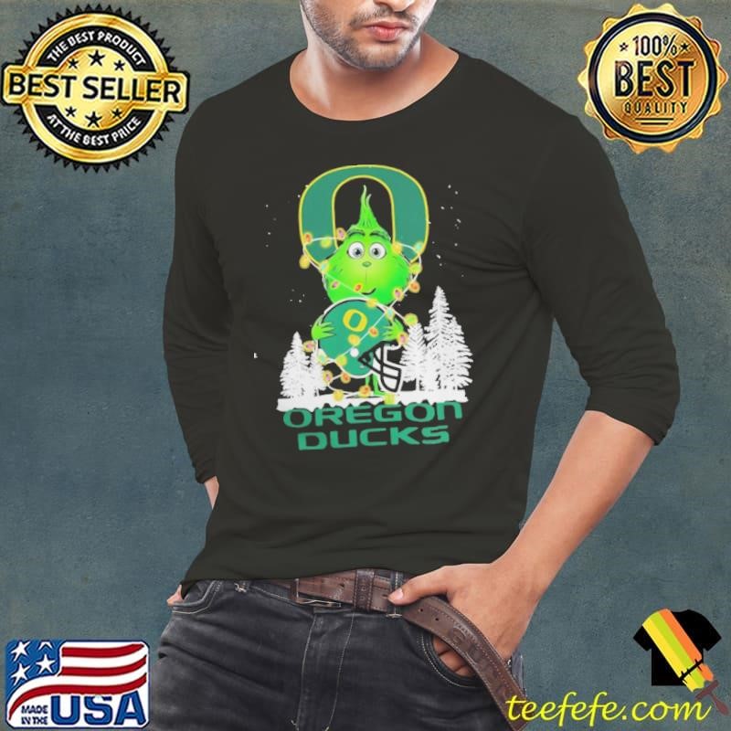 The Grinch Hug Oregon Ducks Helmet Christmas Lights Long Sleeve Tee