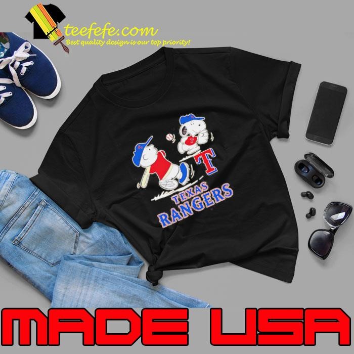 Peanuts Charlie Brown And Snoopy Playing Baseball Texas Rangers Unisex