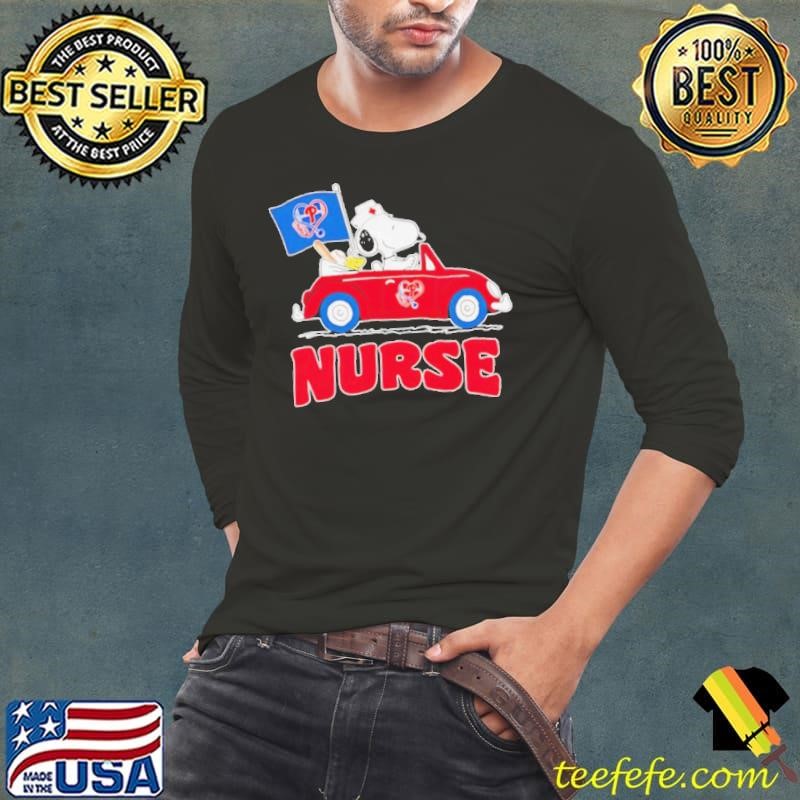 Nurse Snoopy and Woodstock driving car Philadelphia Phillies shirt