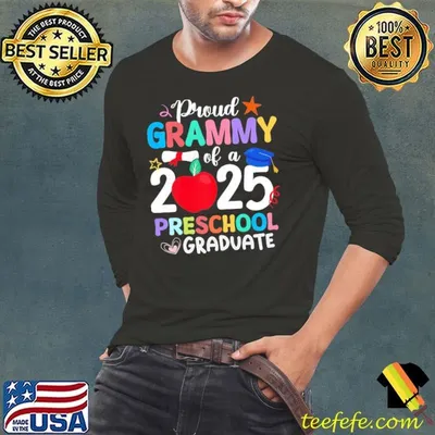 Proud Grammy of a 2025 Preschool Graduate Apple T-Shirt